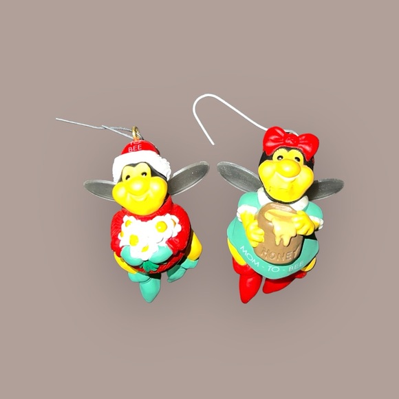 1993 Hallmark Mom & Dad To Bee Christmas Ornaments - Picture 3 of 12